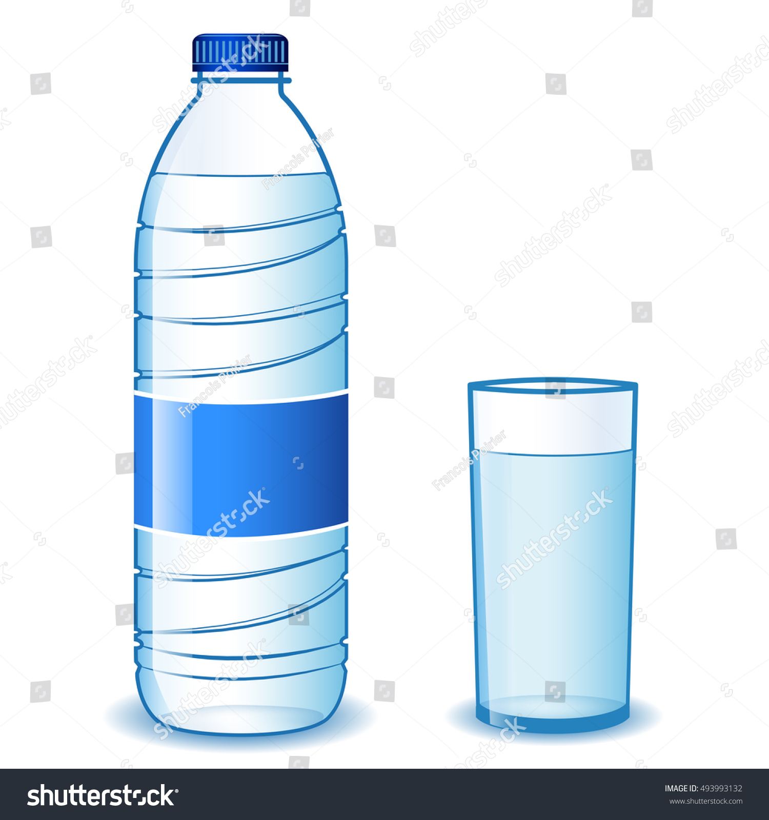 Бутылка воды и стакан