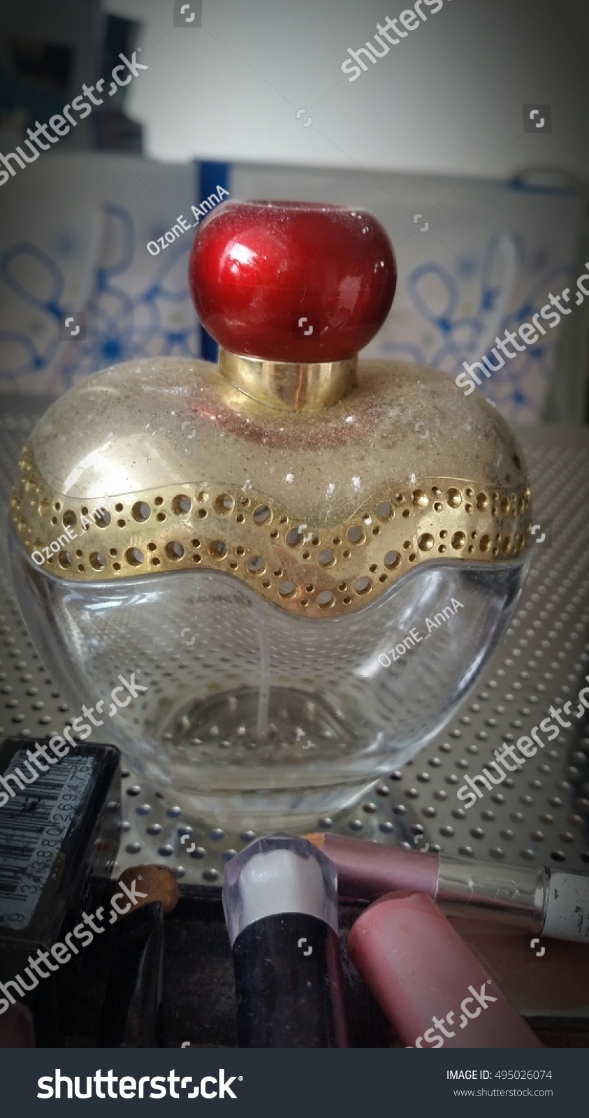 apple shaped perfume bottle