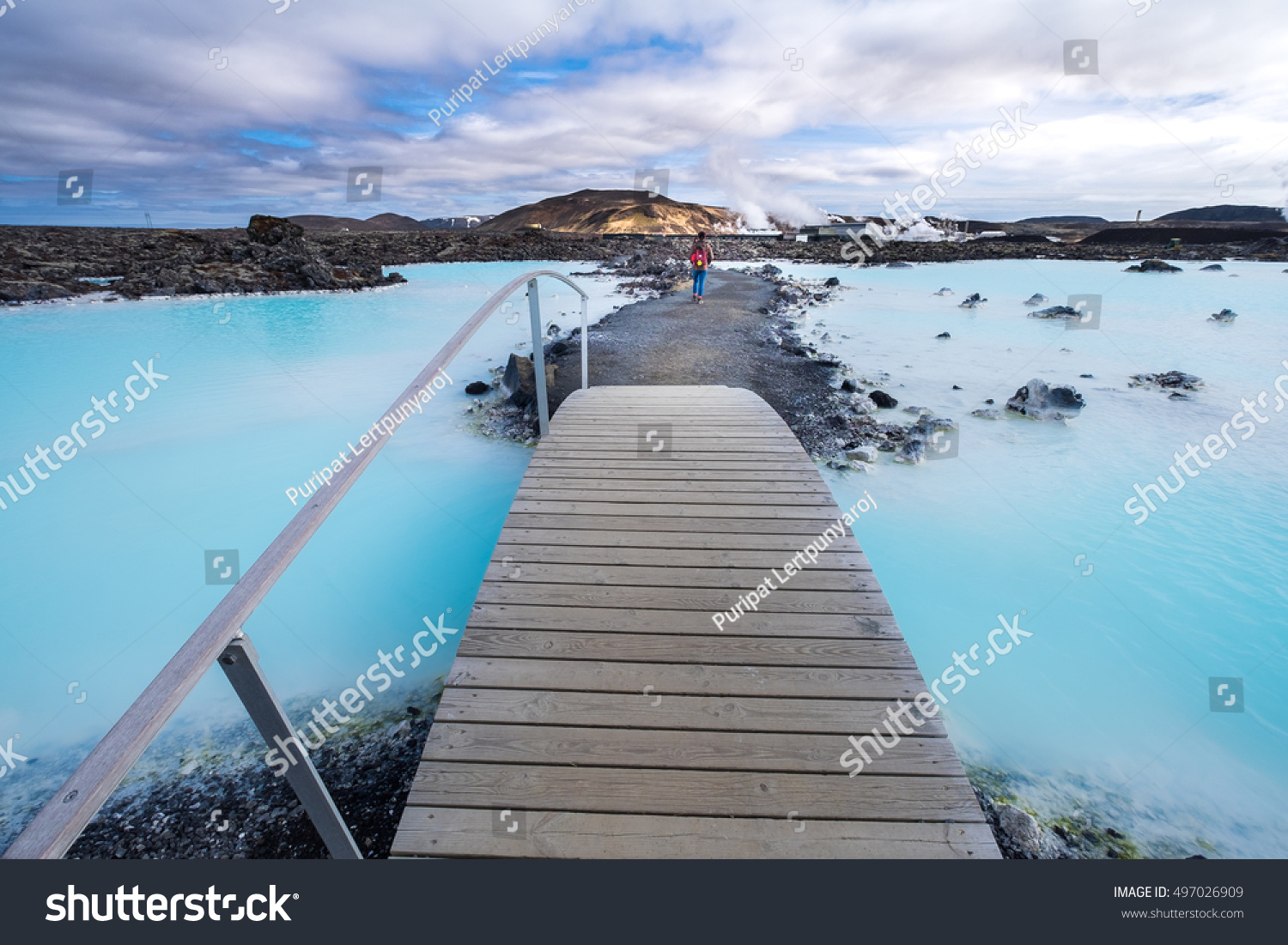 蓝色泻湖地热水疗中心是冰岛最受欢迎的景点之一库存照片 Shutterstock