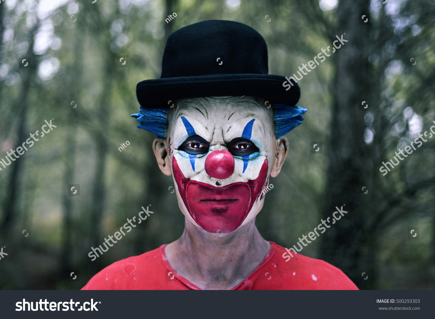 Closeup Scary Evil Clown Wearing Bowler Stock Photo 500293303