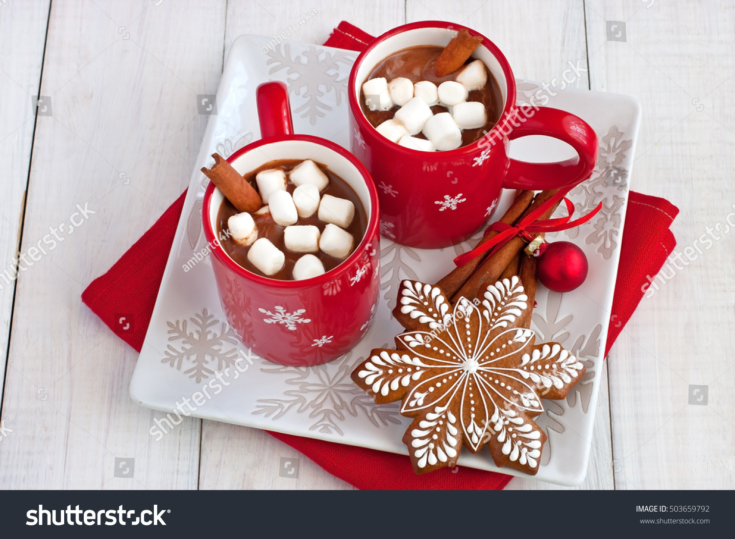 GB 60 Gingerbread with a Mug of Hot Chocolate with Marshmallows Cutting die 
