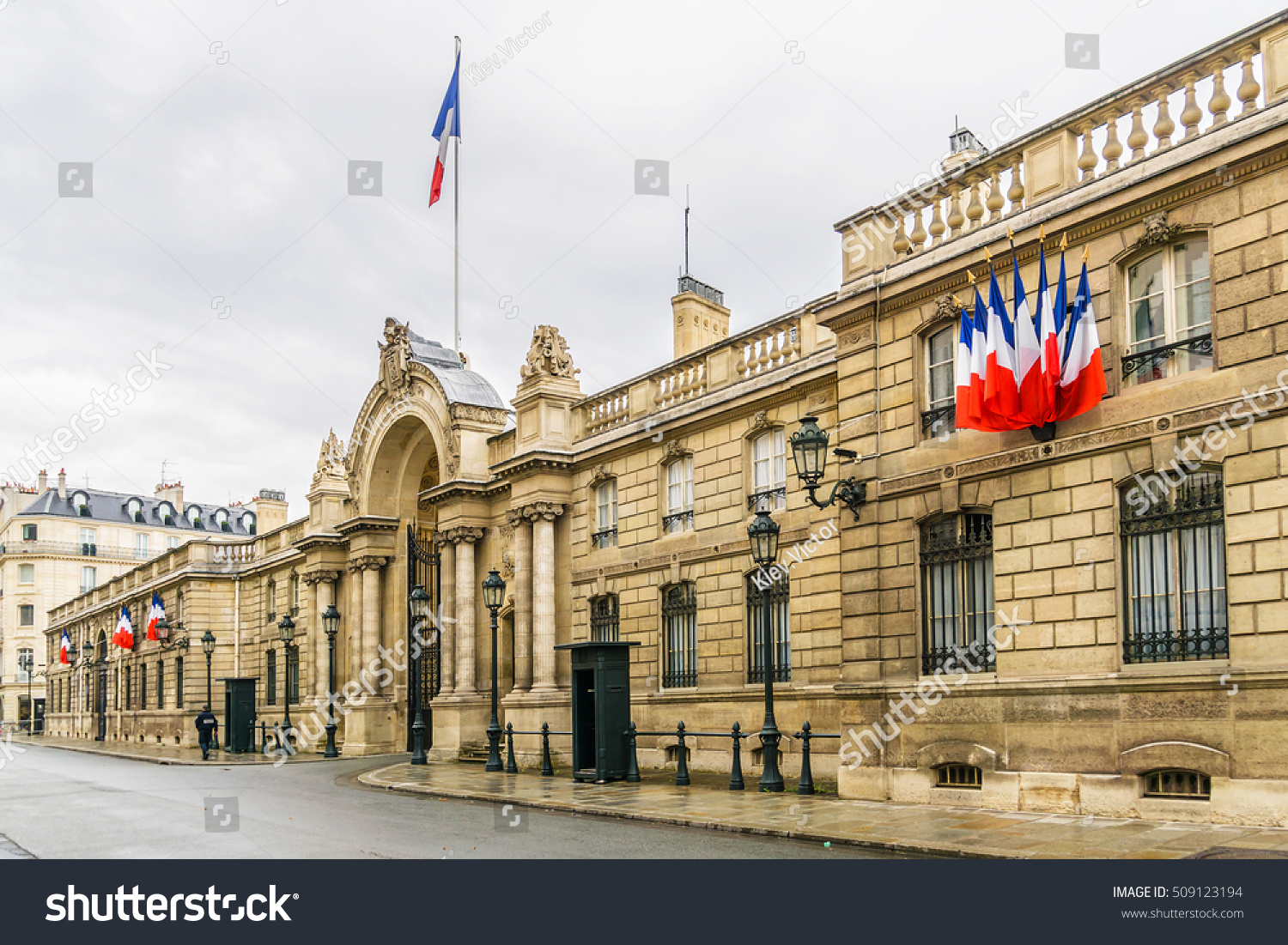 2.046 Elysee palace Bilder, Stockfotos und Shutterstock