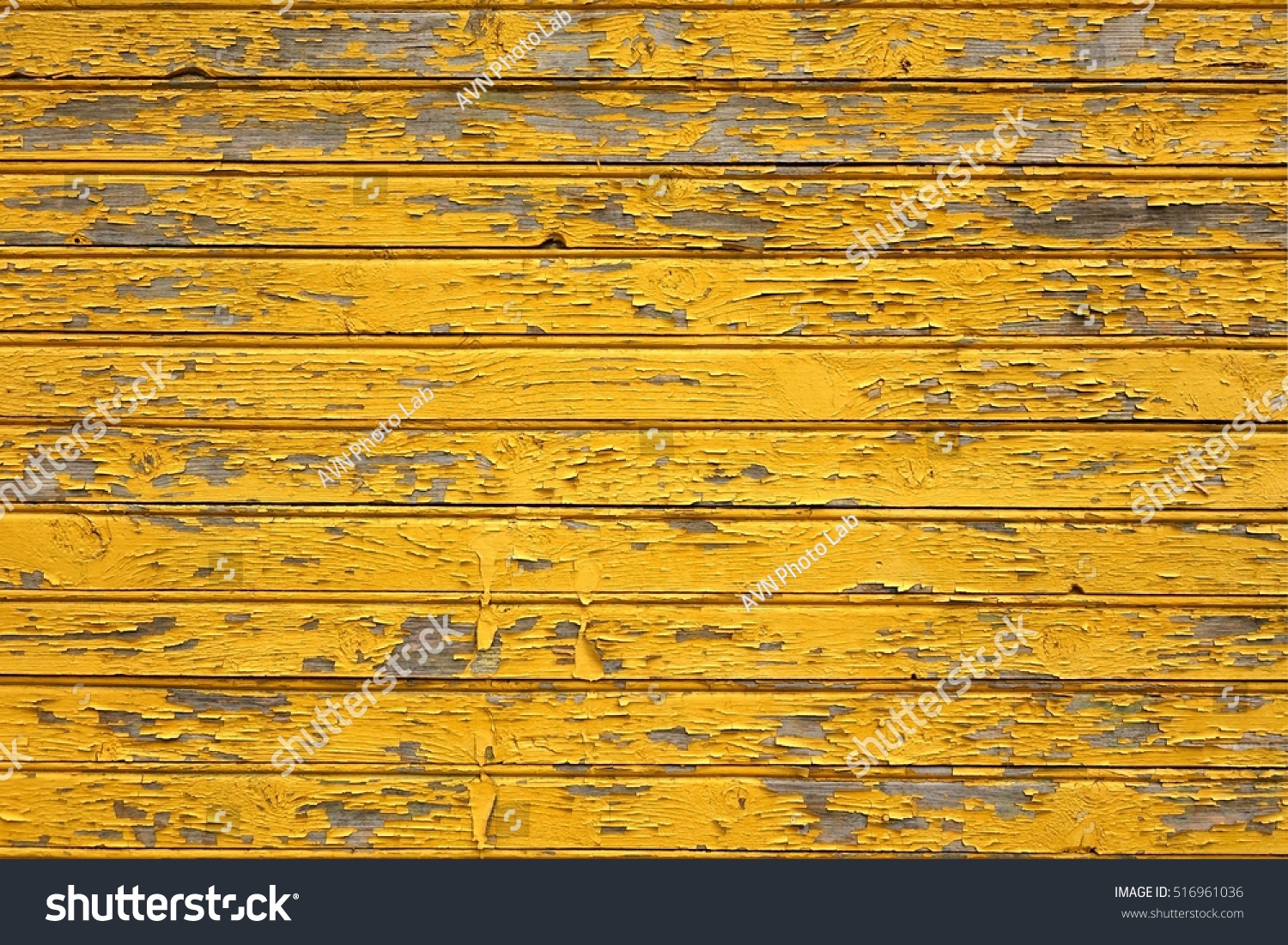 Жёлтые стены и жёлтая древесина приклеена 19 века