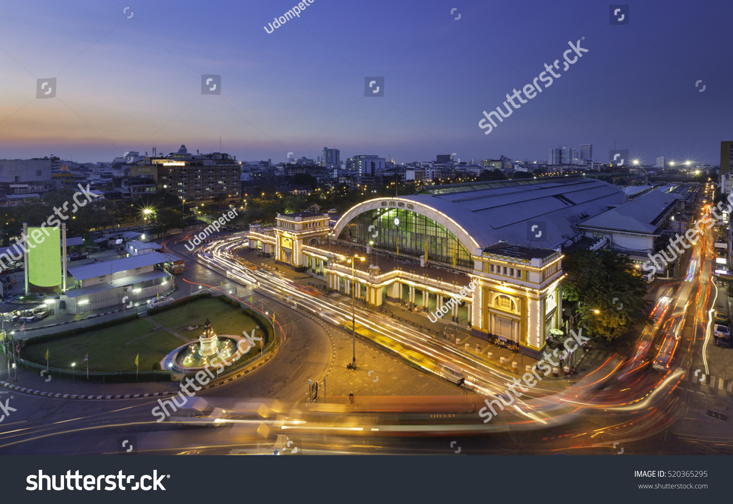 Bangkok Railway Station Hua Lamphong Railway Stock Photo 520365295 ...