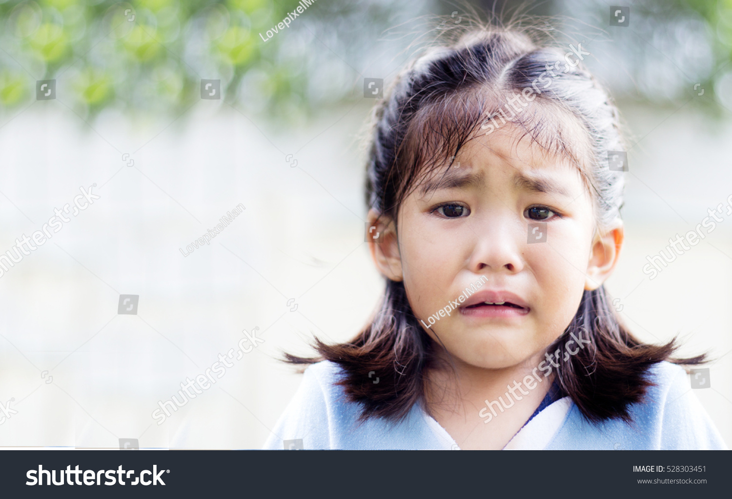 Close Crying Asian Girl Park Stock Photo 528303451 | Shutterstock