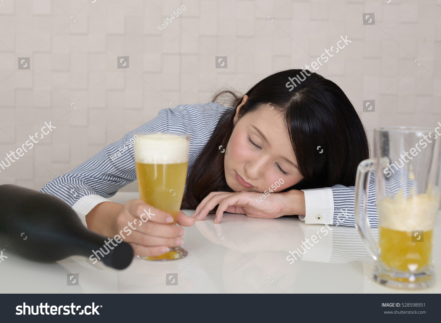 Drunk Woman Stock Photo 528598951 Shutterstock