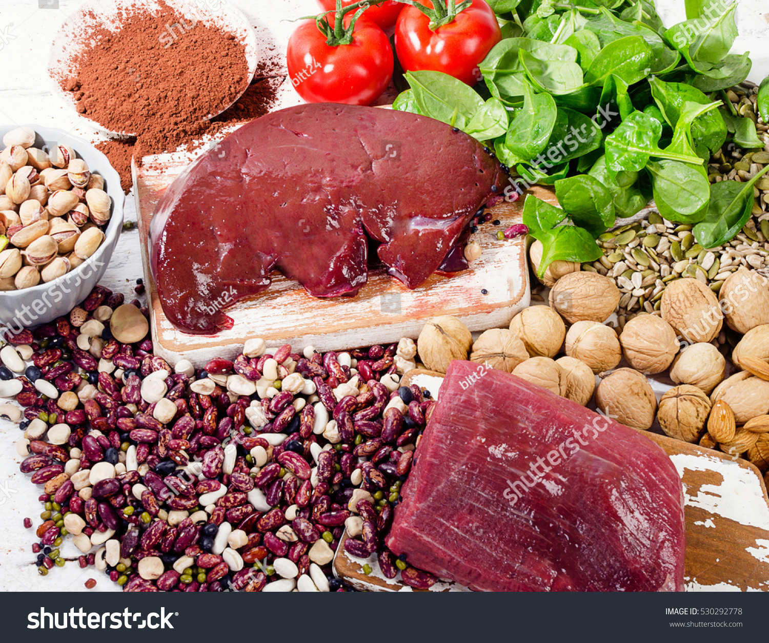 Чем поднять гемоглобин взрослому мужчине. Железо в продуктах. Повышенное железо в пище. Еда для повышения железа. Блюда при анемии.