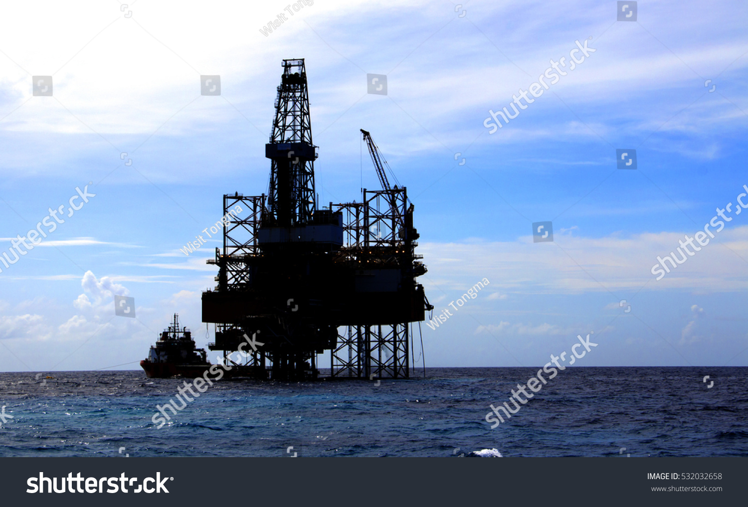 Offshore Oil Rig Drilling Platformoffshore Oil Stock Photo 532032658 ...