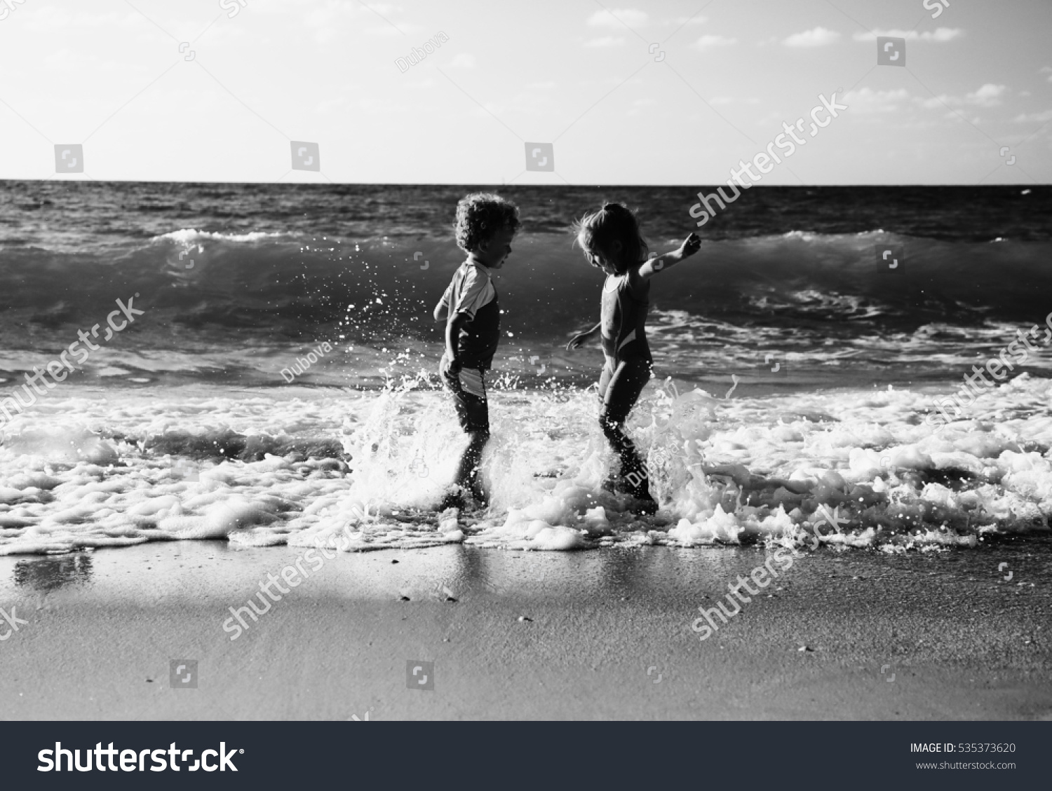 Kids Playing On Beach Sunset Stock Photo 535373620 | Shutterstock