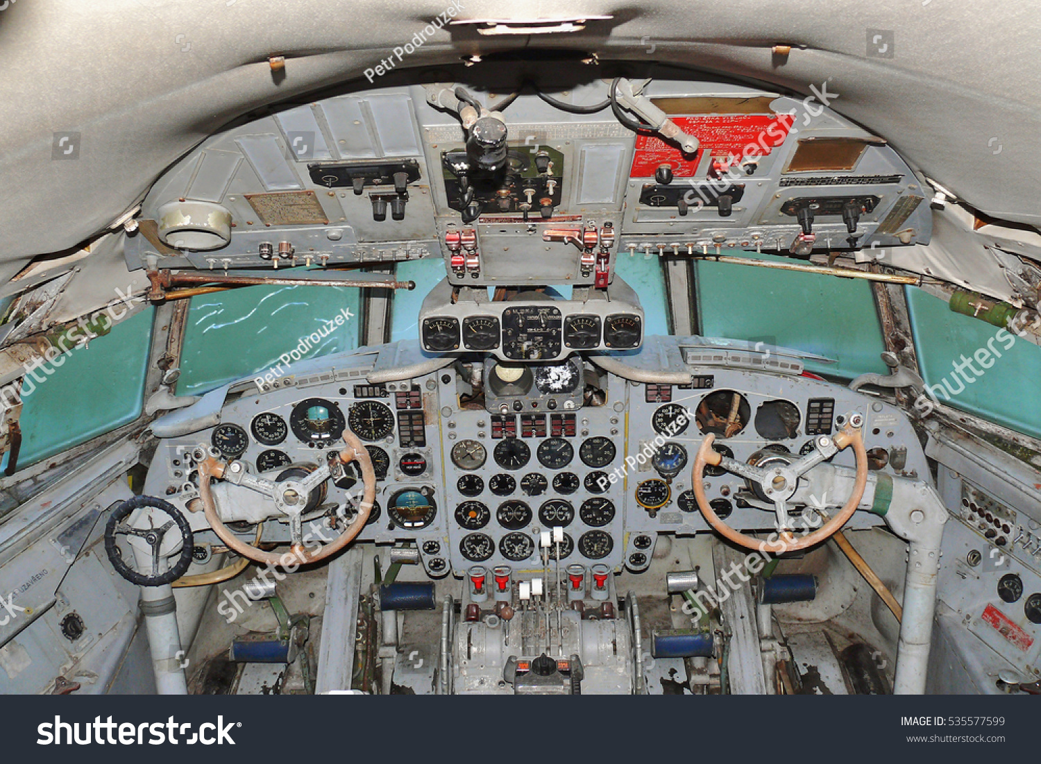 Cockpit Ilyushin Il 18 Cockpit Historic Stock Photo 535577599 ...