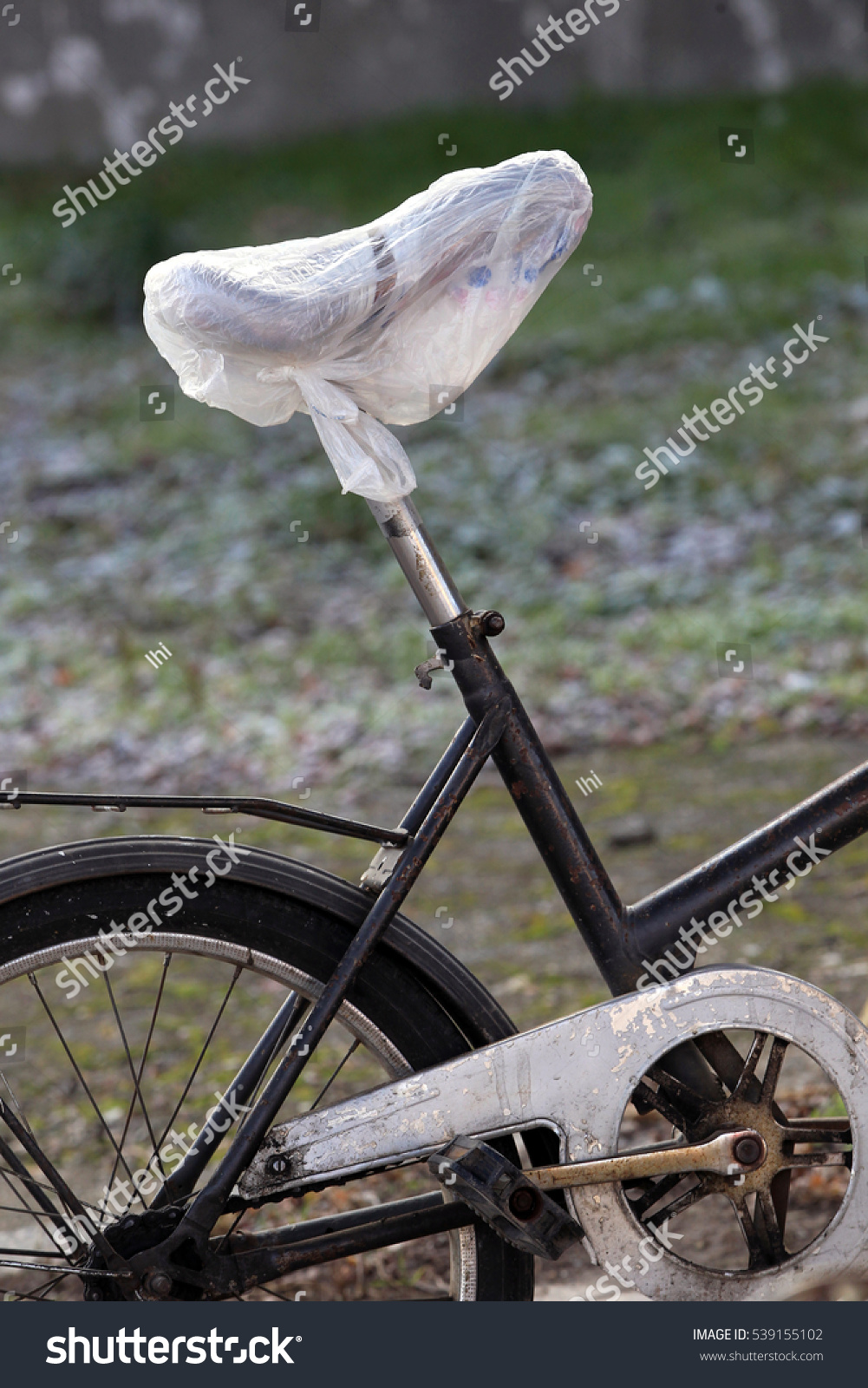 plastic bag on bike seat