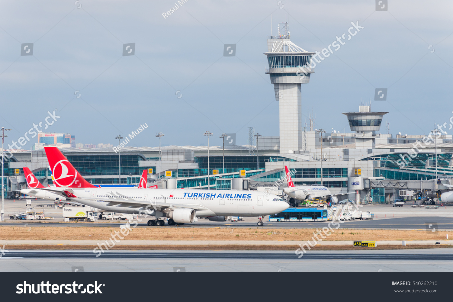 Turkish airport. Туркиш аэропорт. Аэропорт Истанбул. Аэропорт Турции Стамбул. Новый аэропорт Стамбула.