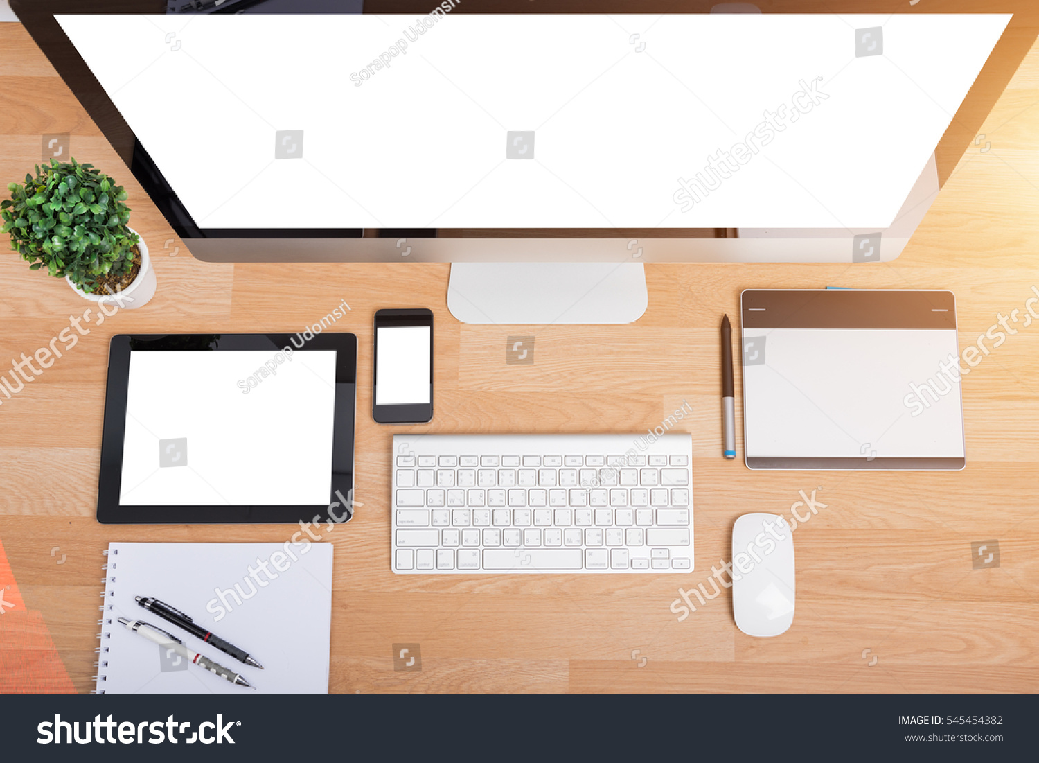 Top View Monitor Computer Pc Keyboard Stock Photo 545454382 | Shutterstock