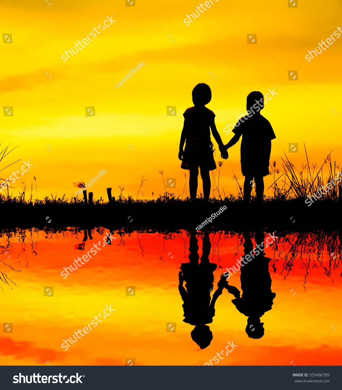 Silhouette Two Children Sunset Romantic Scene Stock Photo 555496789 ...