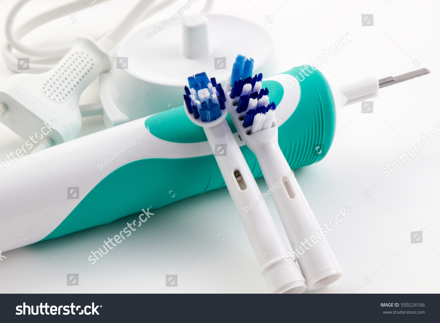 Стоит ли покупать электрическую щетку. Зубная щетка Electric Toothbrush. Электрическая зубная щётка Usmile y1s. "Electric Toothbrush s3" Sonic Tooth. Электрическая зубная щетка в ванной.