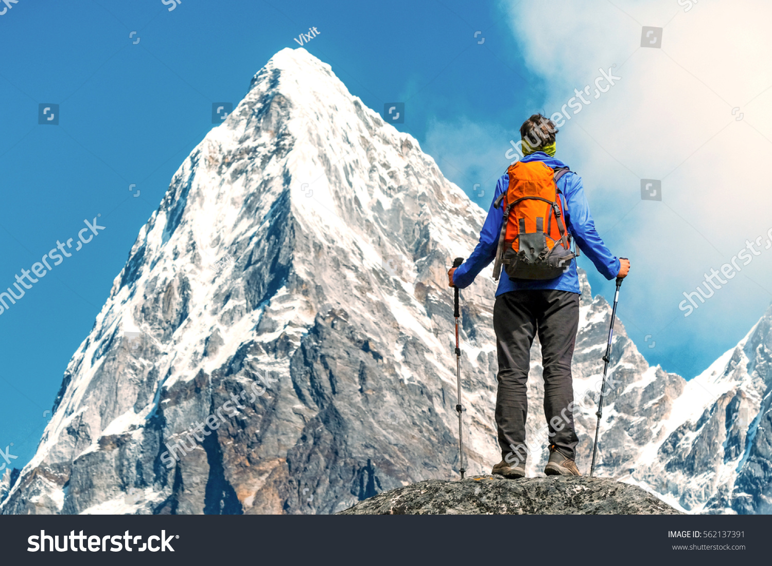 401,396 Climbing to the top Images, Stock Photos & Vectors | Shutterstock