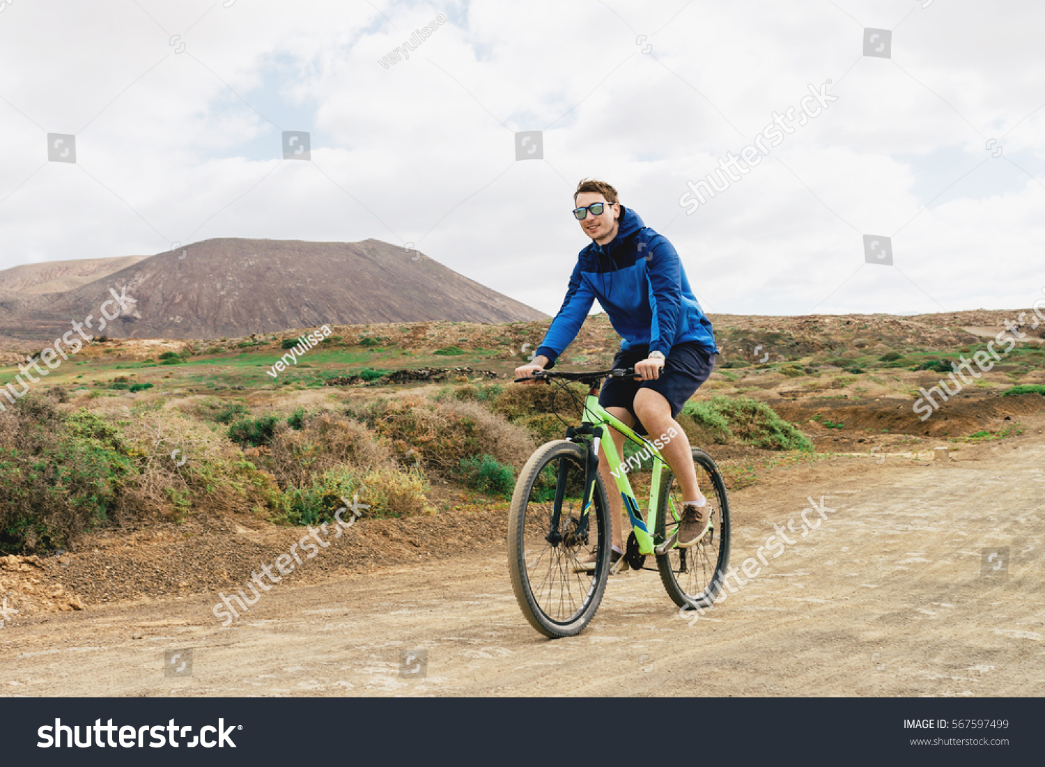 casual mountain bike outfit