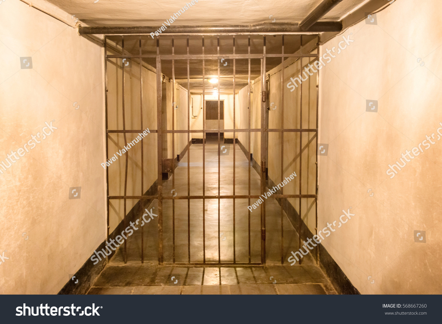 Prison Cell Jail Iron Bars Criminals Foto Stock Shutterstock