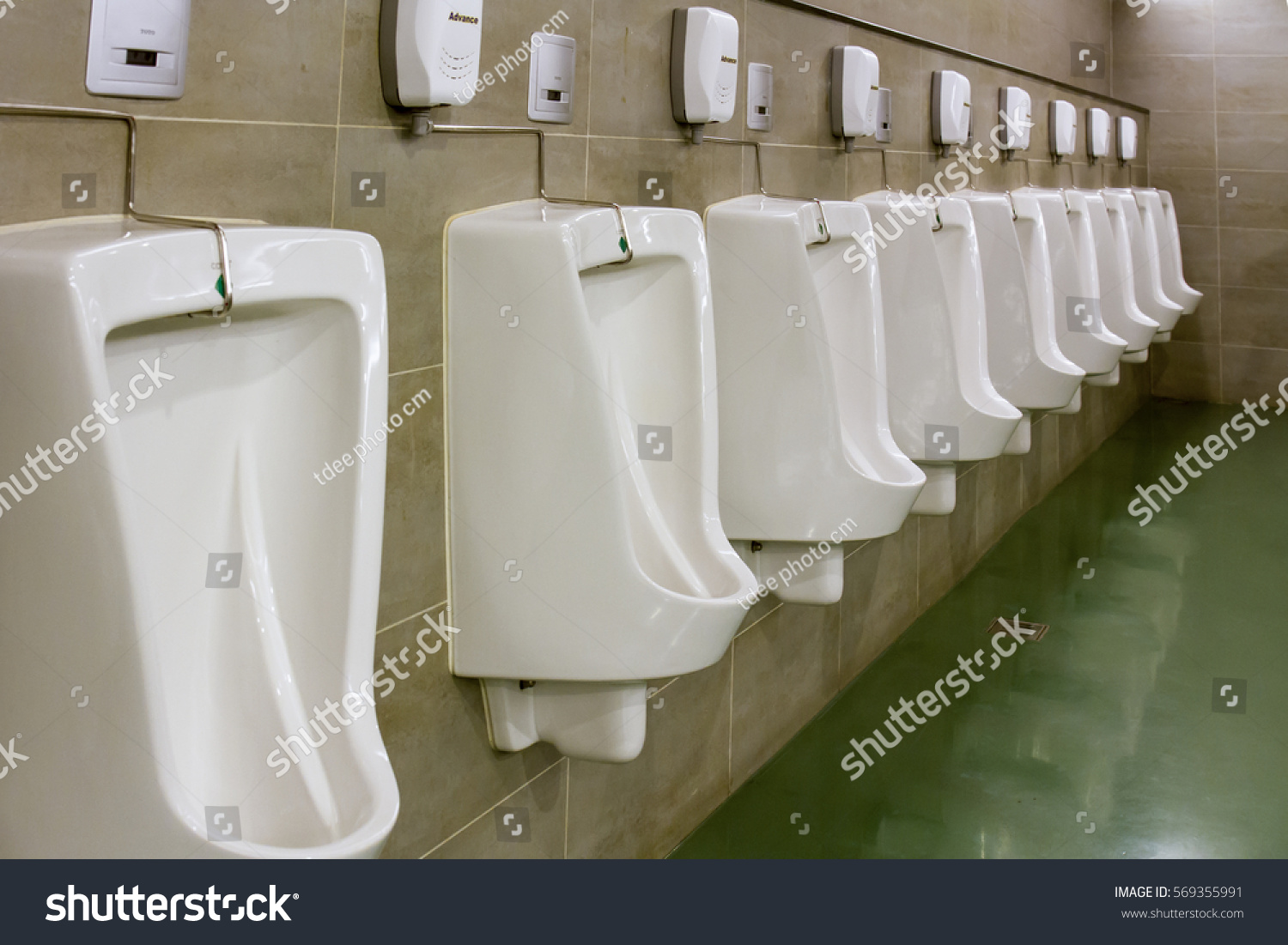 Chamber Pots Urinal Toilet Shopping Mall Stock Photo 569355991 ...