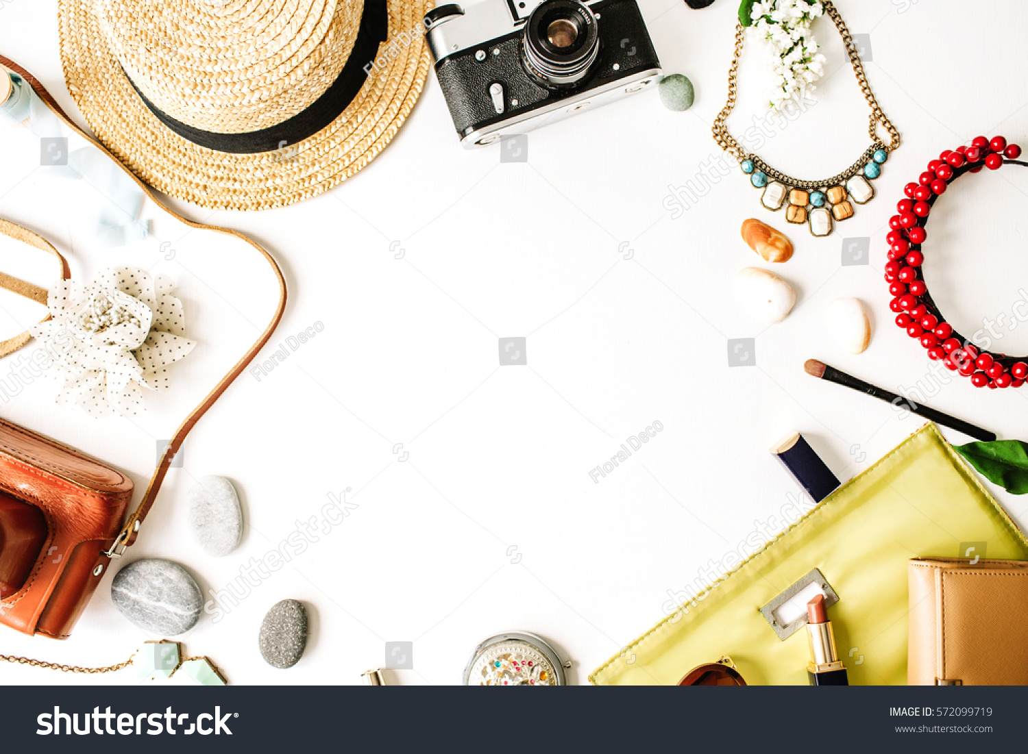 Travel Collection Straw Hipster Retro Camera Stock Photo 572099719 ...