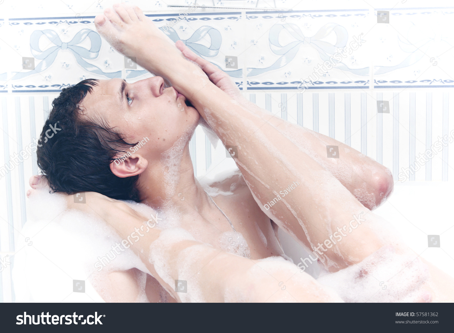 Ванне целует ванне голлие куни