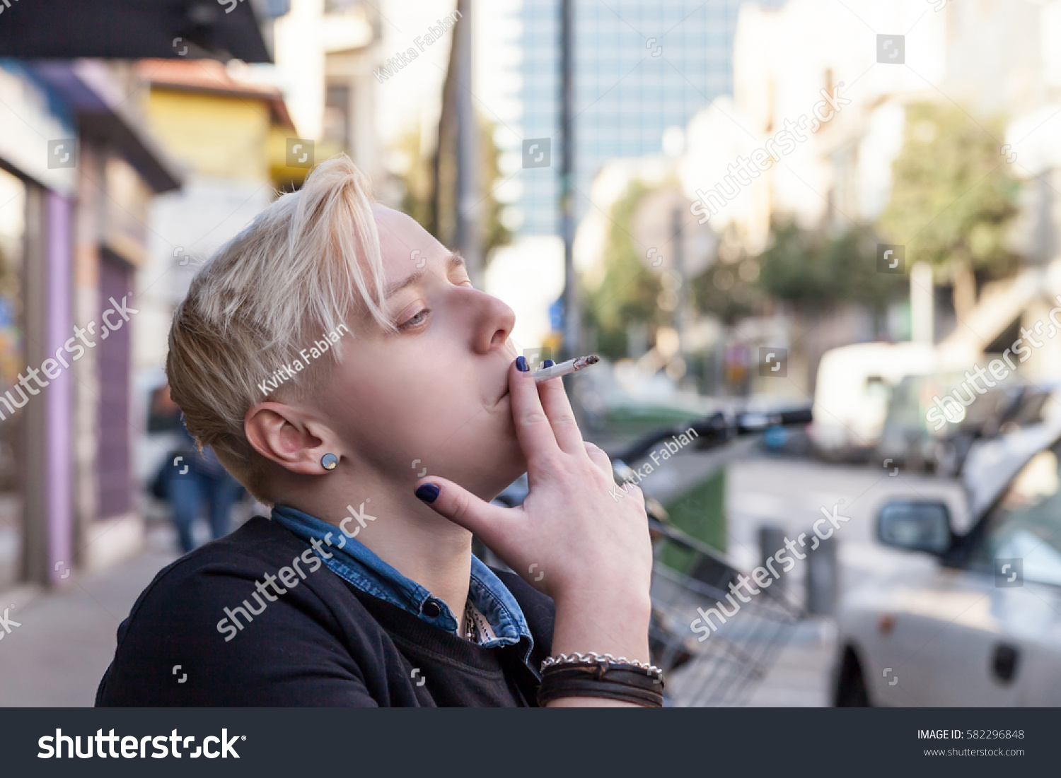 2. The allure of short hair and smoking for women - wide 3