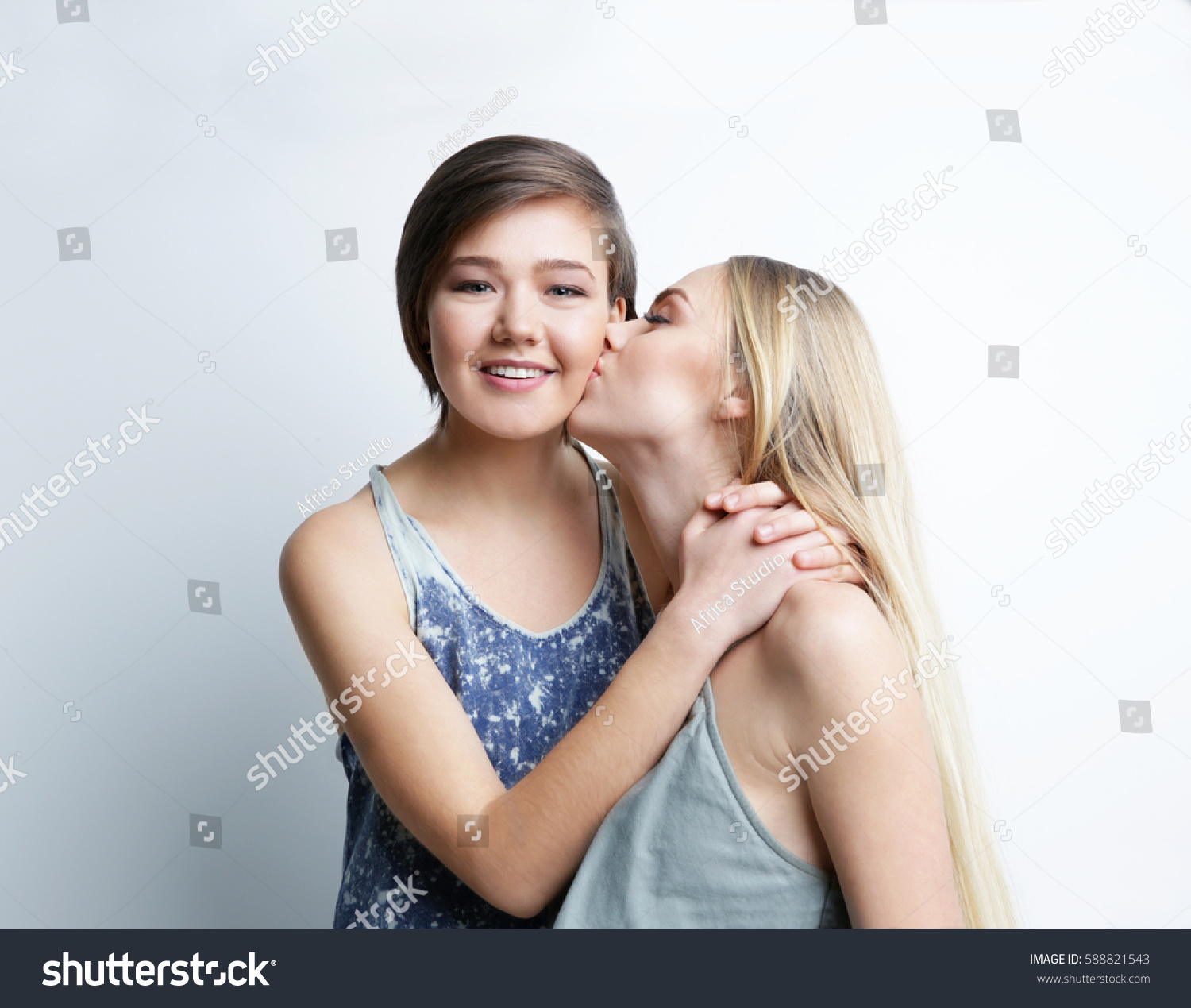 Lesbians Young