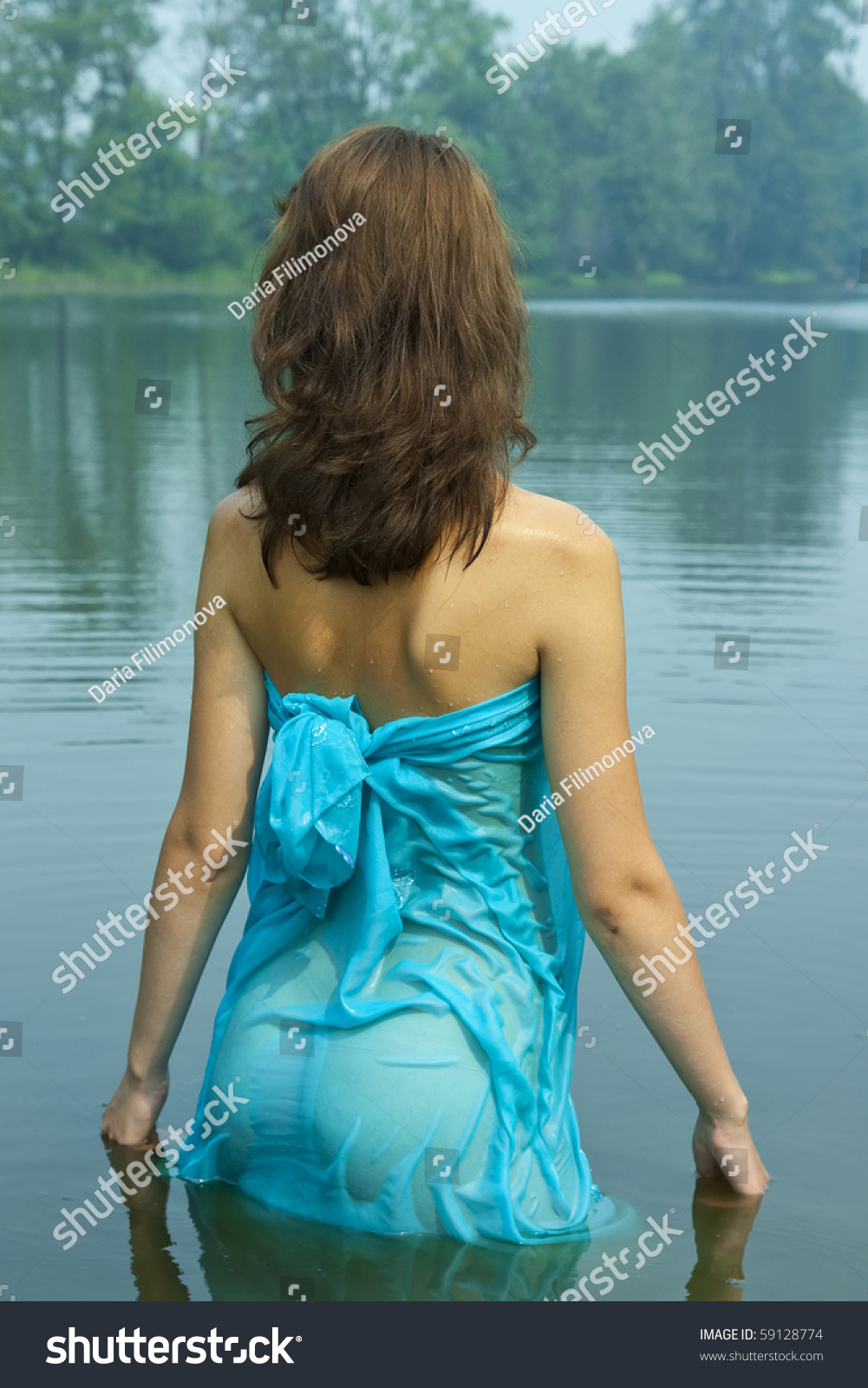 Girls In Wet Dress