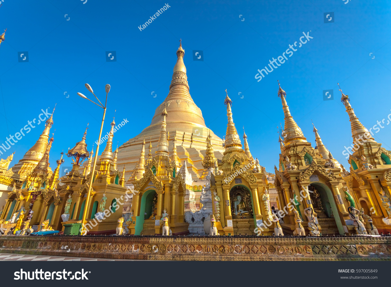 Shwedagon Pagoda One Most Famous Pagodas Stock Photo 597005849 ...