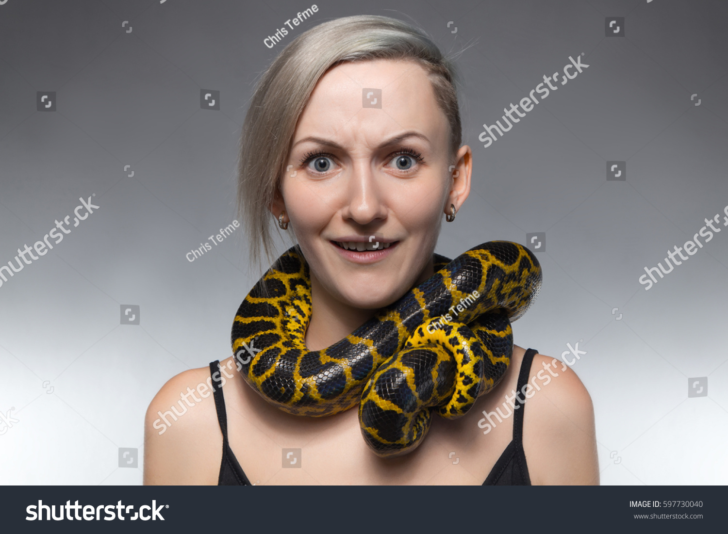 Scared Woman Anaconda On Her Neck Stock Photo 597730040 | Shutterstock