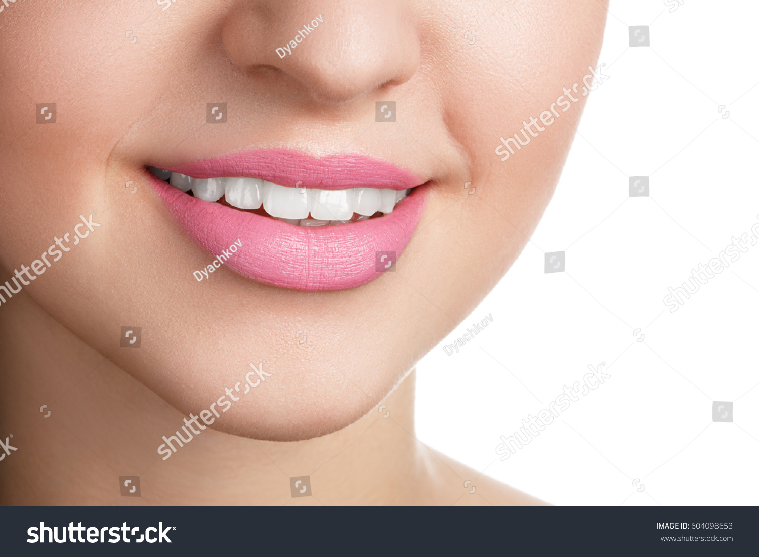 губы в форме полумесяца фото