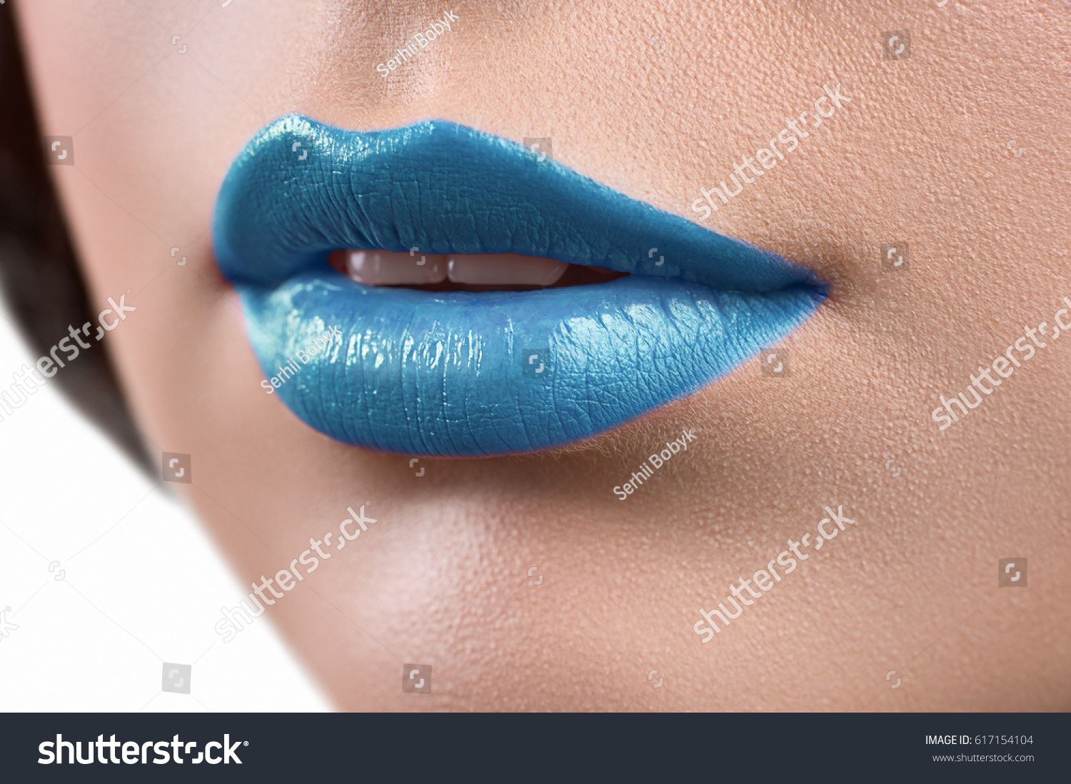 glossy blue lips