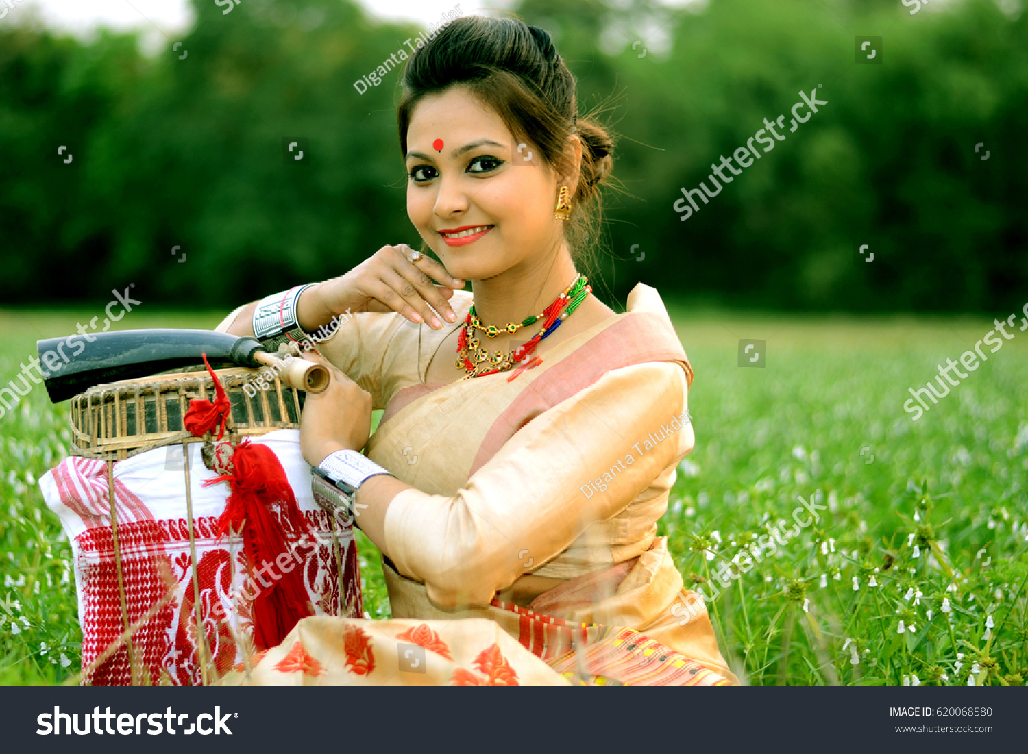 Assamese Girl Traditional Attire During Bihu Stock Photo 620068580 ...