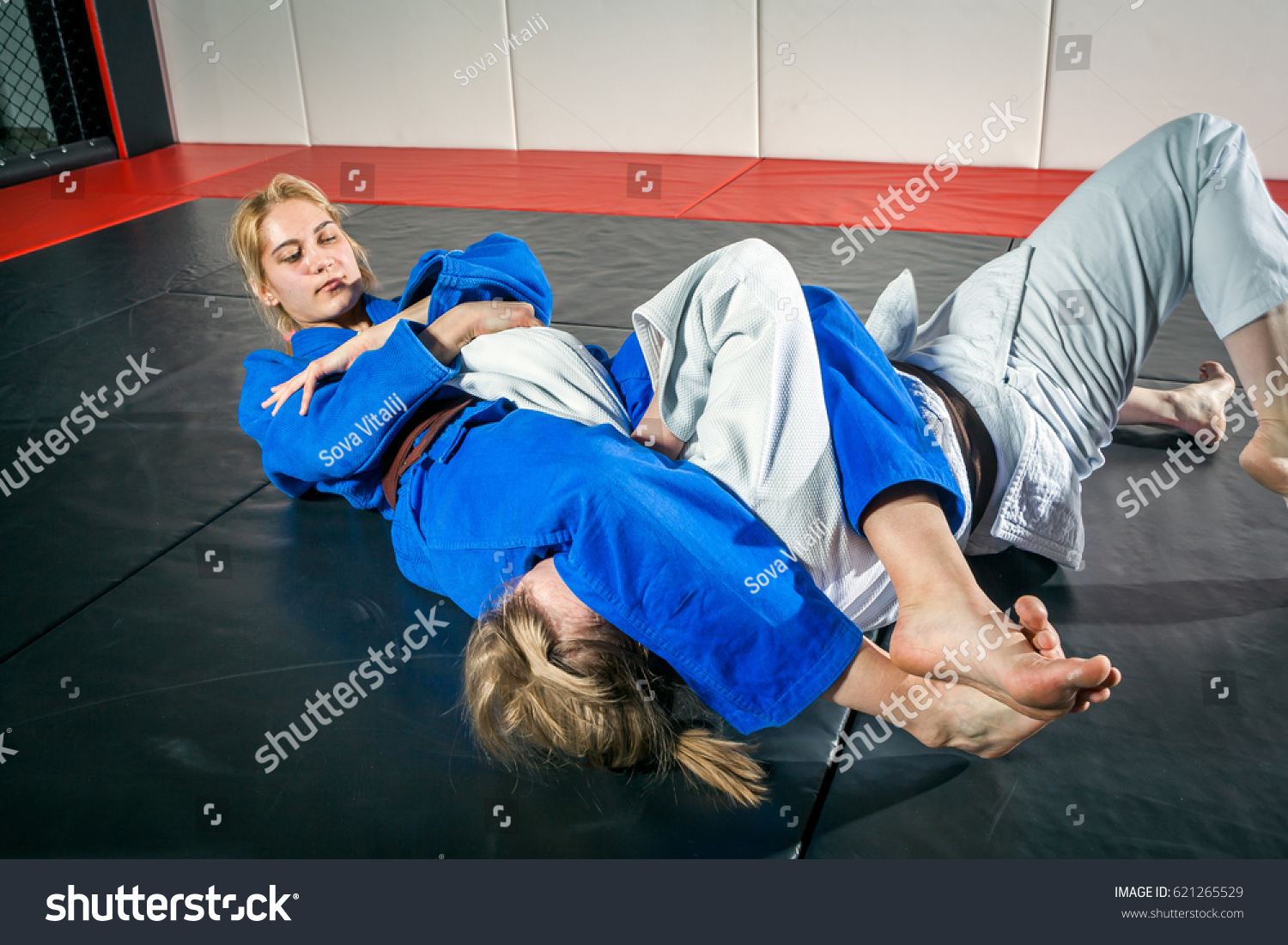 Judo Jiu Jitsu Two Women Fighting Stock Photo 621265529 | Shutterstock