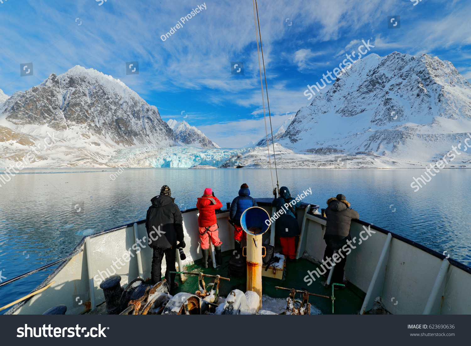 Holiday Travel Arctic Svalbard Norway People Stock Photo 623690636 ...