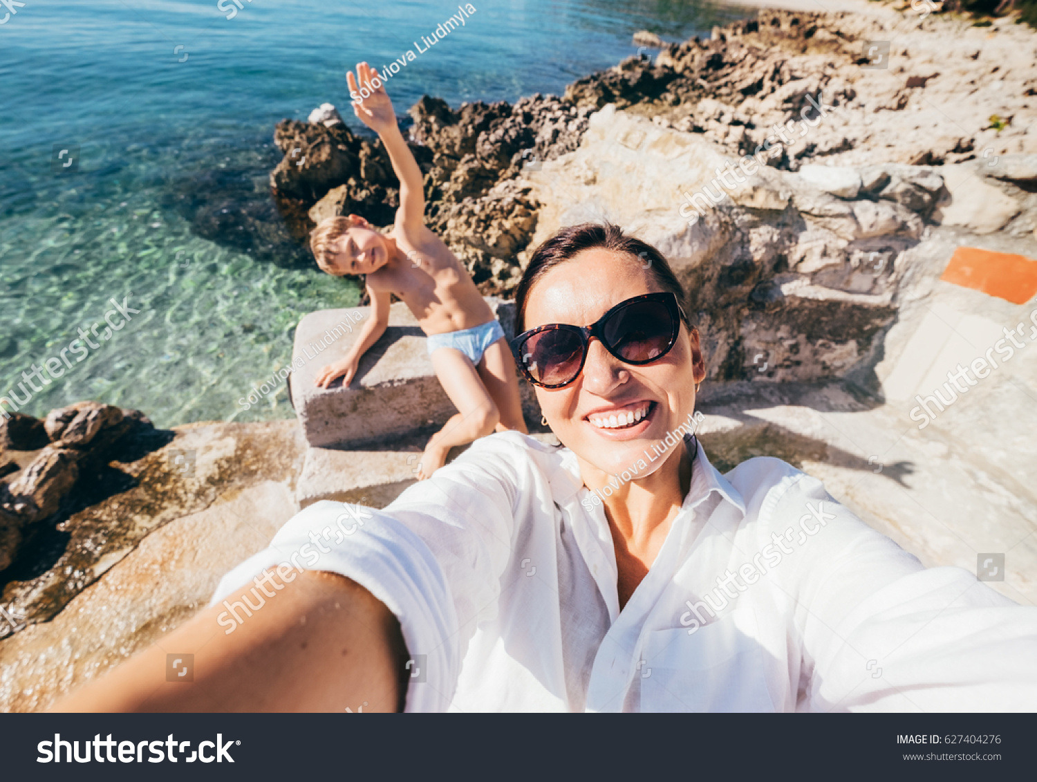 Сын в отпуске. Селфи в отпуске. Девушки отдых отпуск селфи. Селфи с отпуска подросток. Галерея селфи с отпуска.