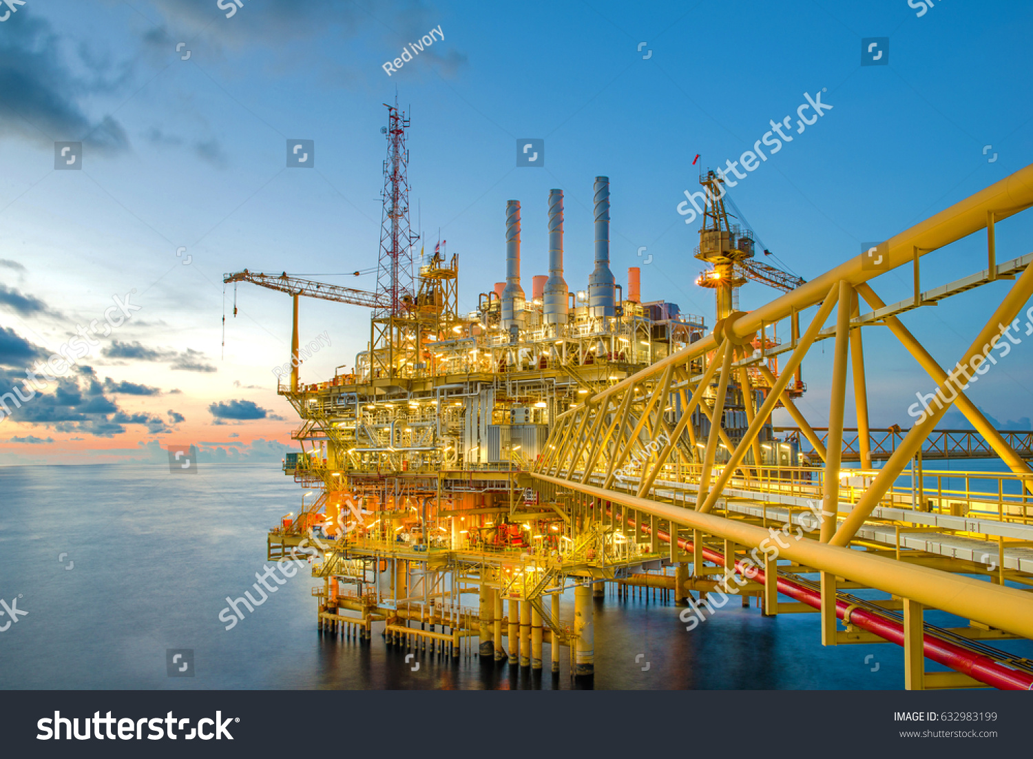 Industrial Offshore Oil Gas Rig Platform Stock Photo 632983199 ...