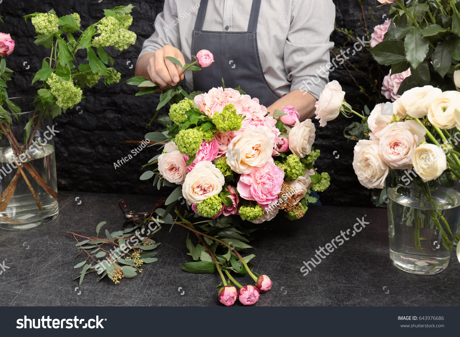 Male Florist Creating Beautiful Bouquet Flower Stock Photo 643976686 ...