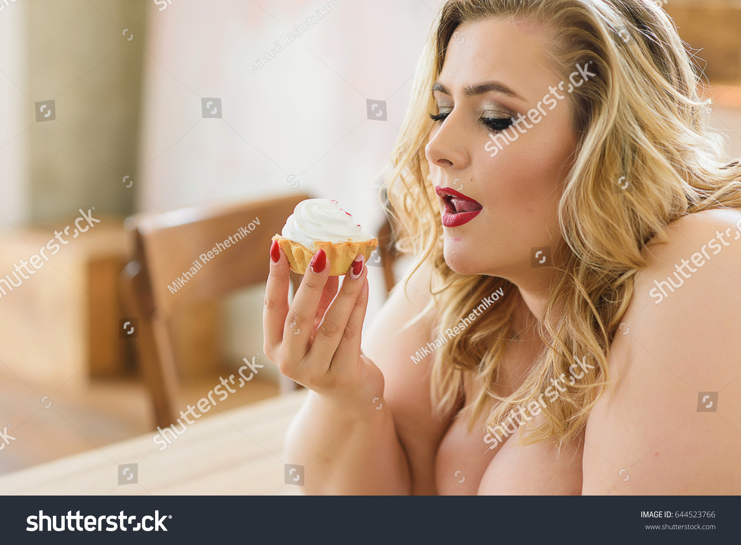 Fat Women Covered In Cake Naked Pictures
