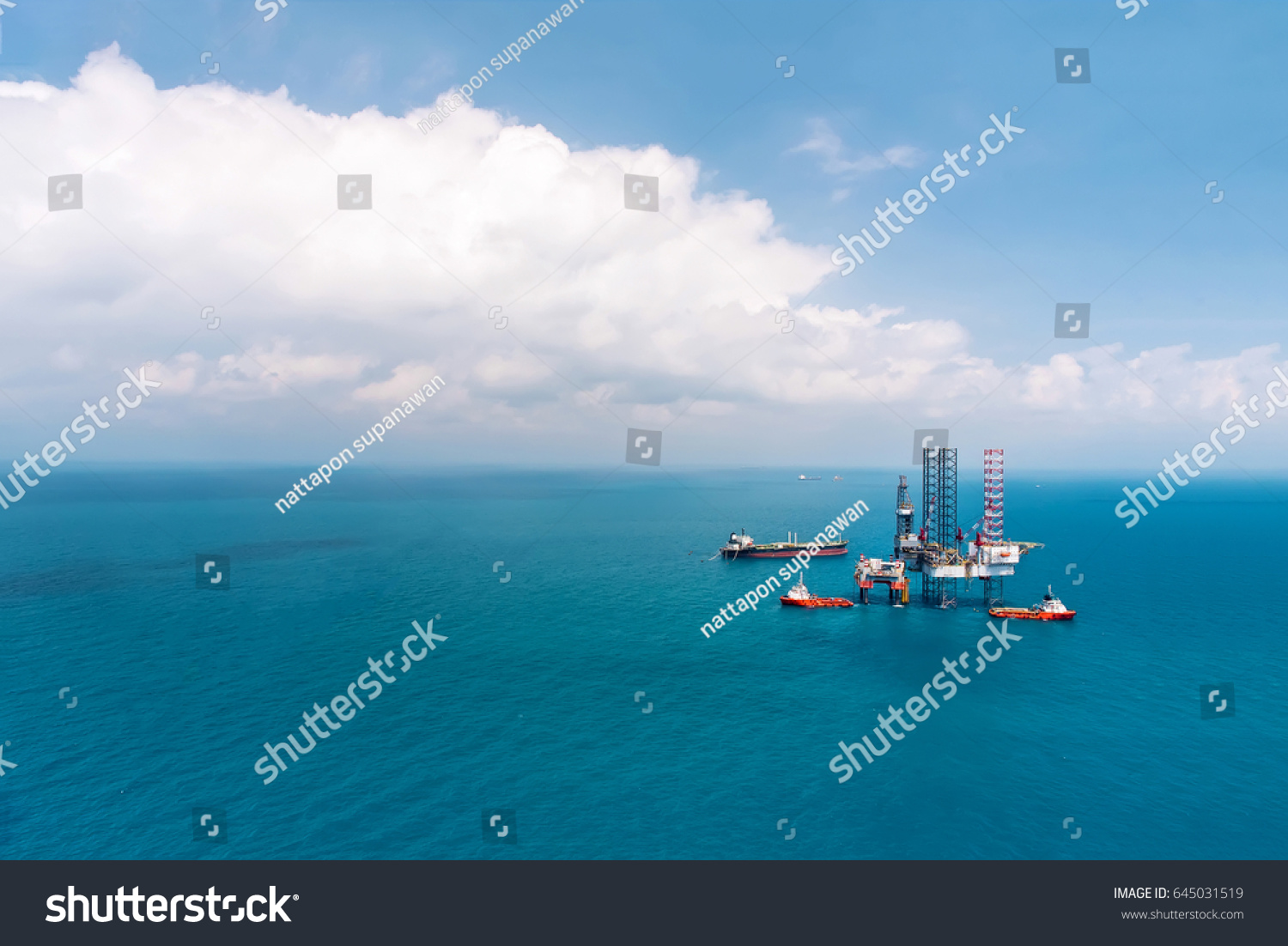 Offshore Oil Rig Drilling Platform Gulf Stock Photo 645031519 ...