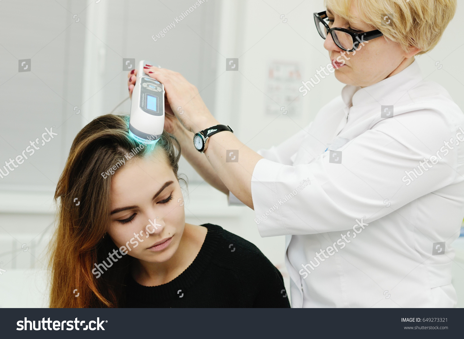 Doctor Examines Scalp Pretty Young Girl Stock Photo 649273321 ...