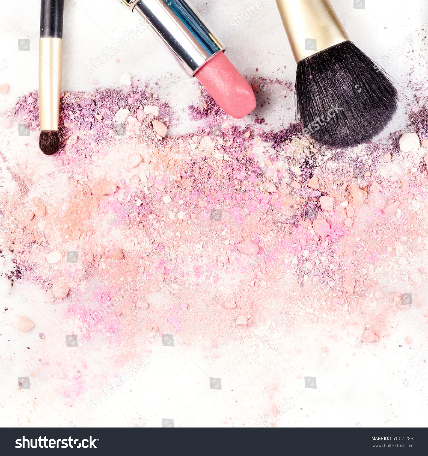 makeup brushes lipstick