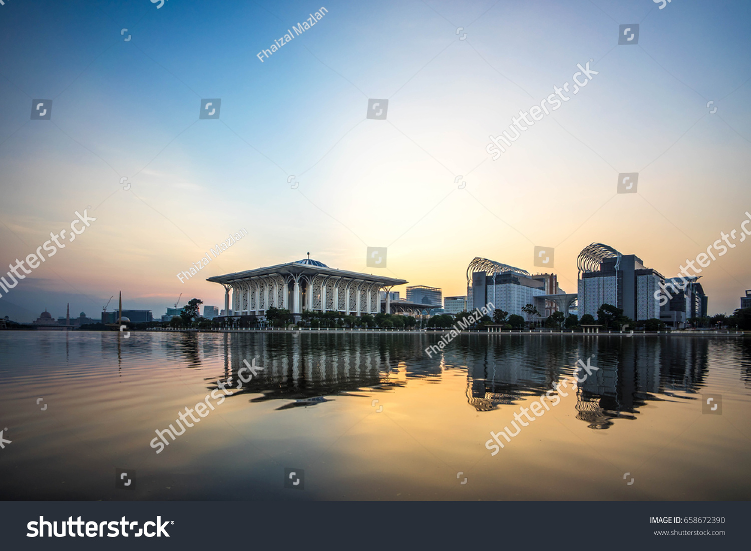 Sunrise Masjid Sultan Zainal Abidin Masjid Stock Photo 658672390 ...