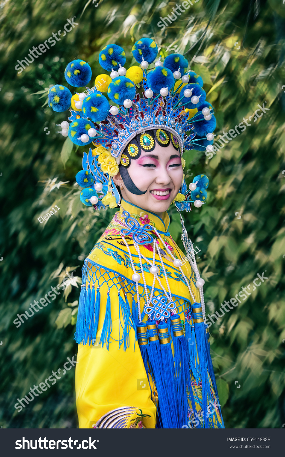 Beautiful Chinese Girl Traditional Chinese Dress Foto Stock 659148388 Shutterstock 7178