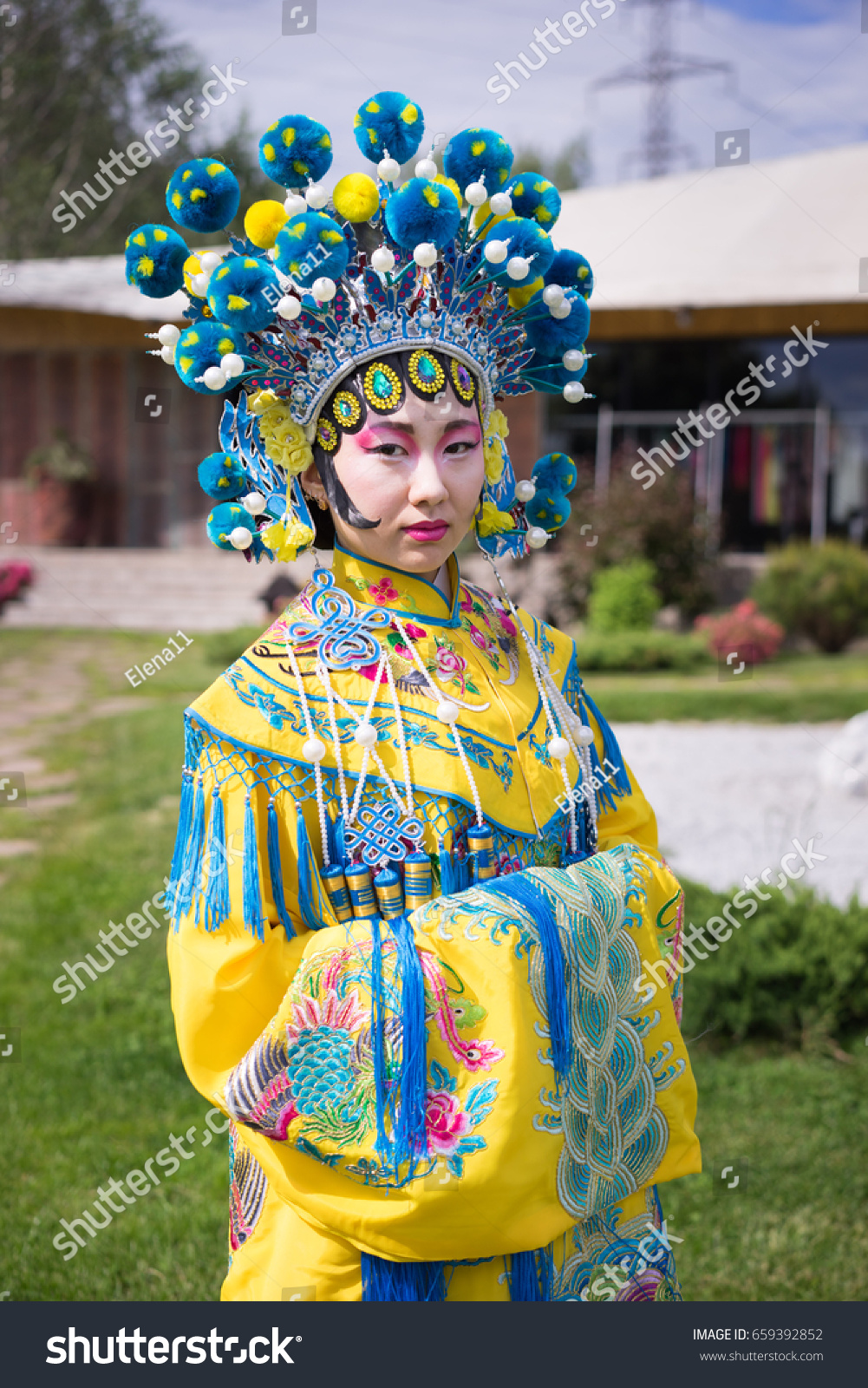 Beautiful Chinese Girl Traditional Chinese Dress库存照片659392852 Shutterstock 2866