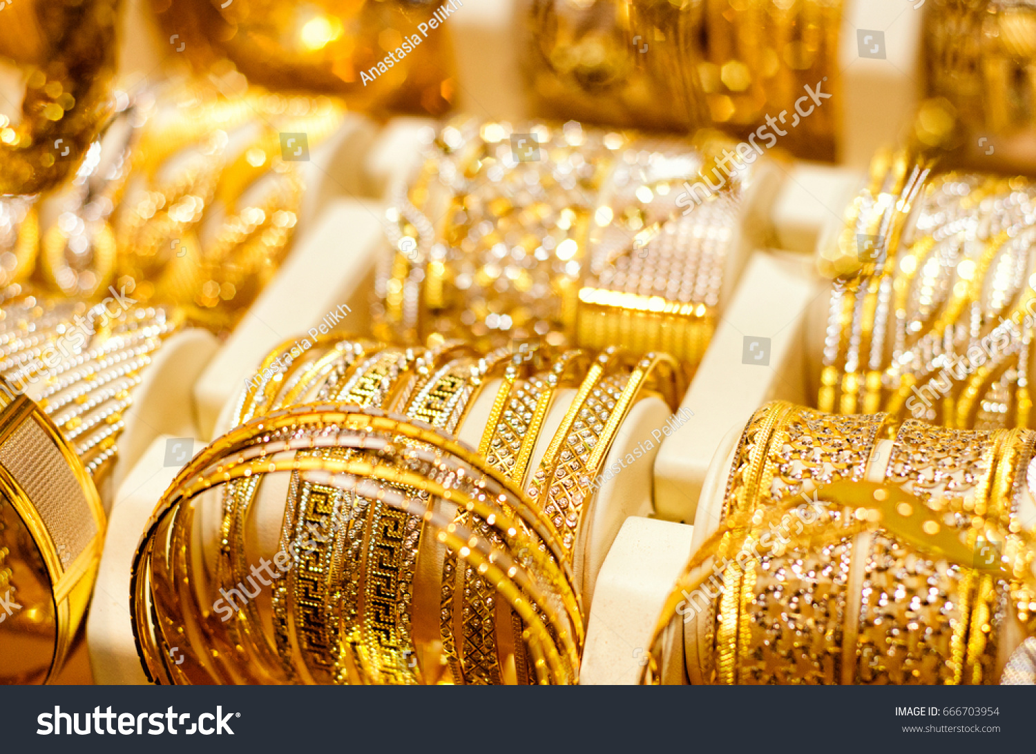 Dubai Gold Souk Stock Photo 666703954 | Shutterstock