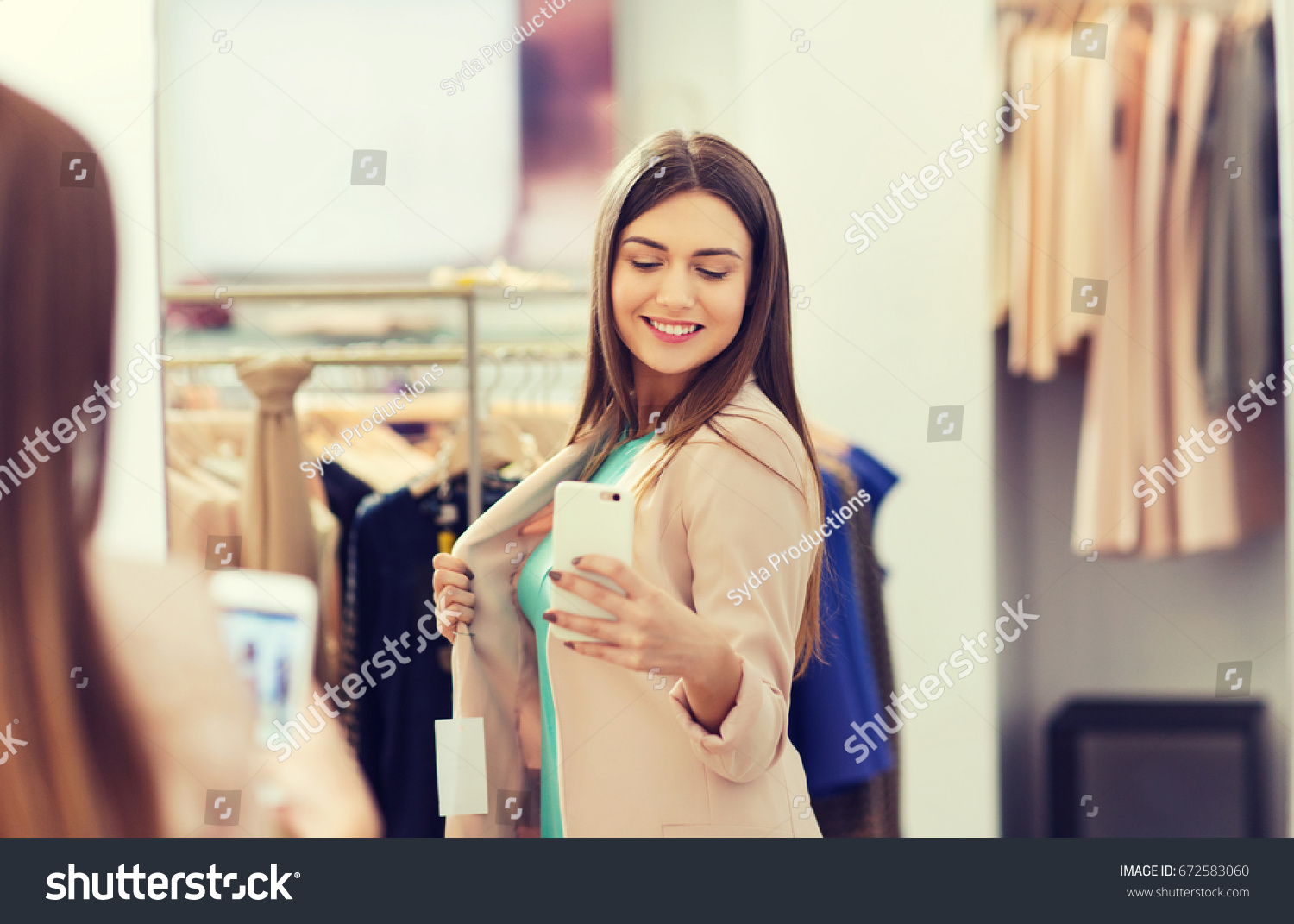 Shopping Fashion Style Technology People Concept Stock Photo 672583060 ...