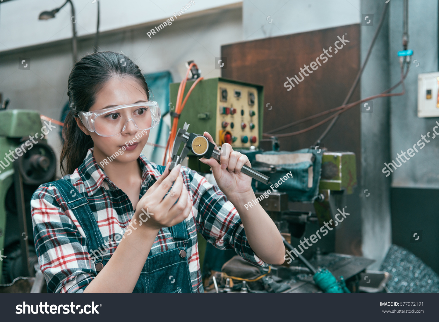 Young Attractive Milling Machining Female Worker Stock Photo 677972191 ...