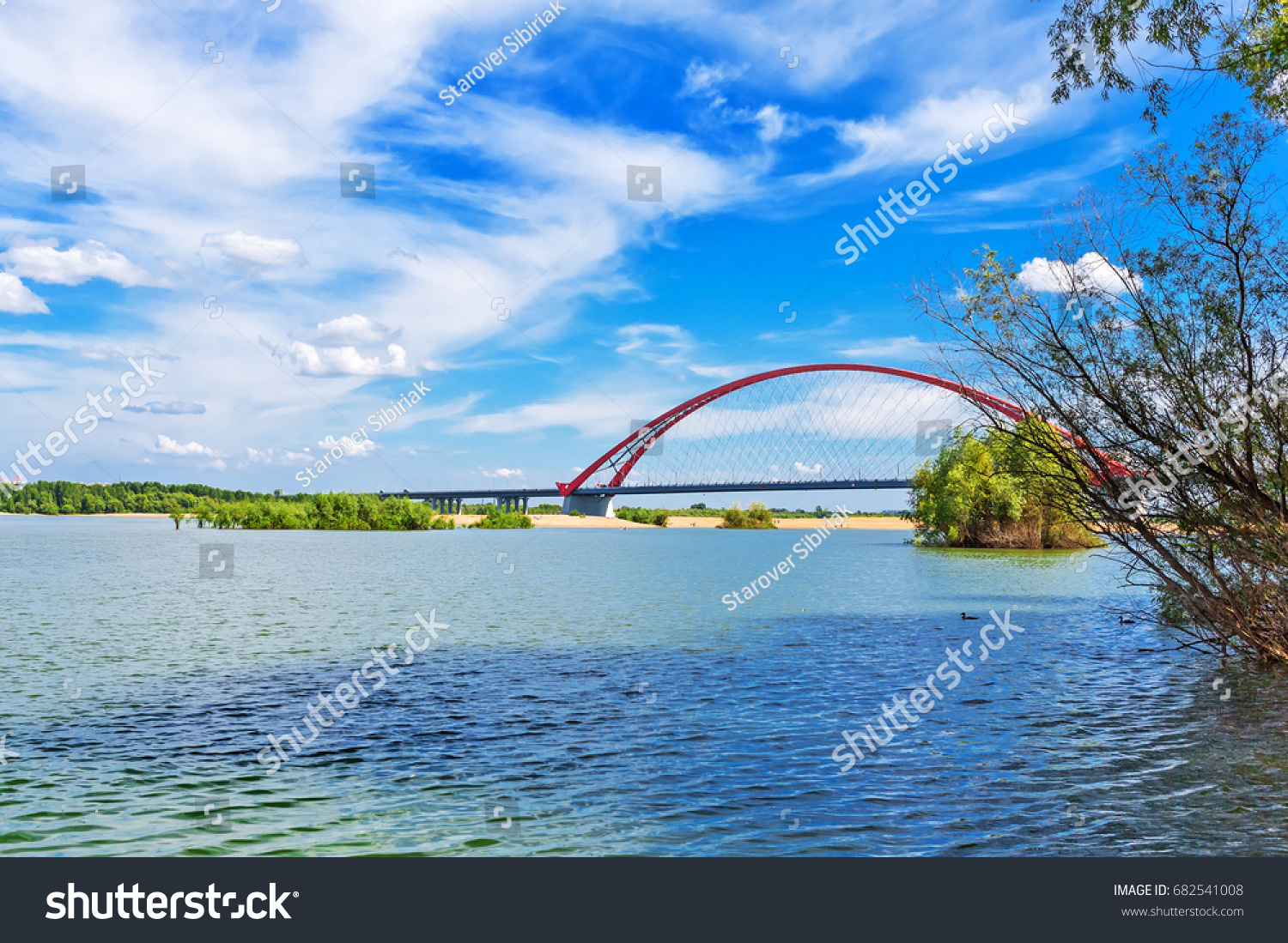 Пейзажи Новосибирска мост и пляж
