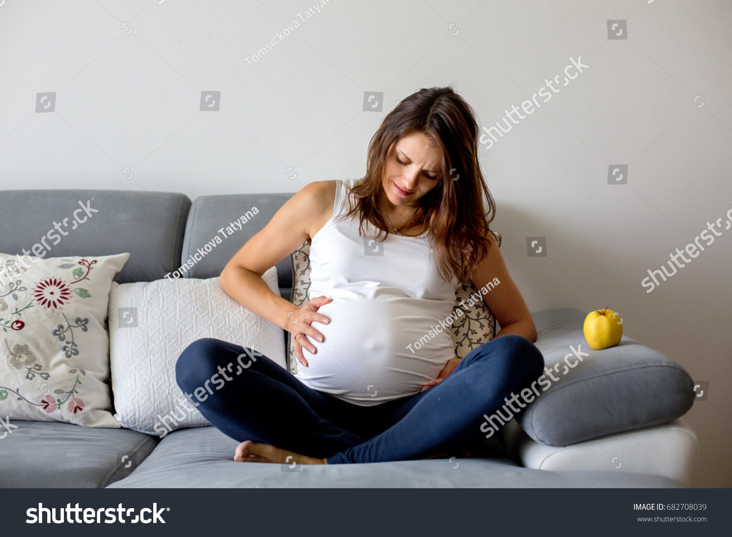 Young Pregnant Woman Having Painful Contraction Stock Photo 682708039 ...